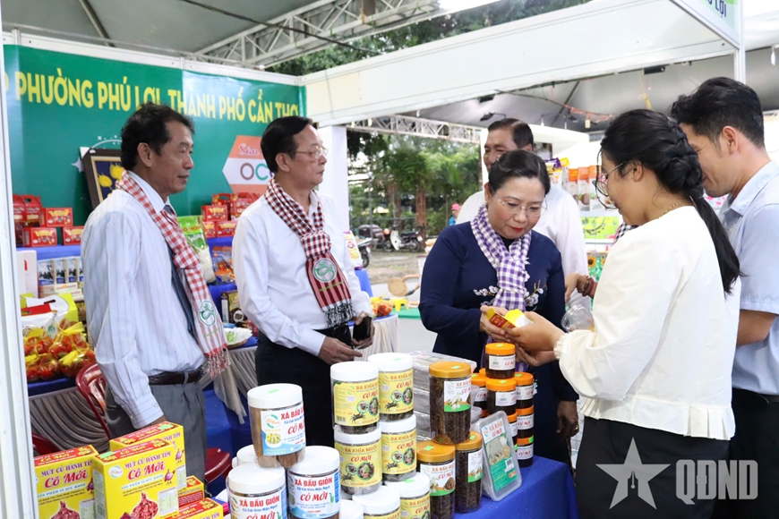 Hội tụ đặc sản vùng miền tại Hội chợ OCOP Cần Thơ
