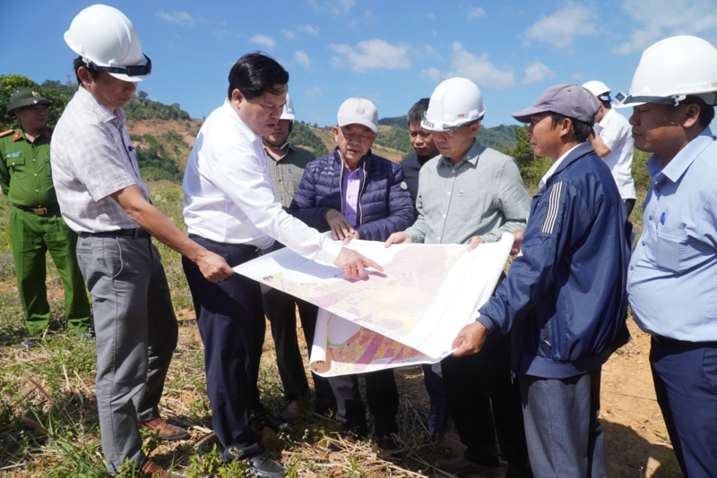UBND tỉnh Quảng Ngãi luôn đồng hành, hỗ trợ và tạo điều kiện thuận lợi để nhà đầu tư tháo gỡ khó khăn trong quá trình triển khai dự án. Ảnh: Tuệ Lâm