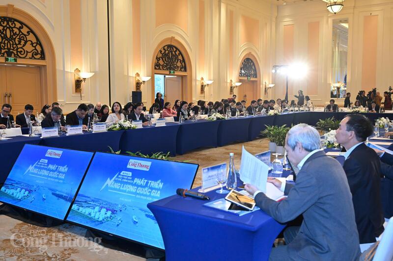 Quang cảnh diễn đàn. Ảnh: Cấn Dũng