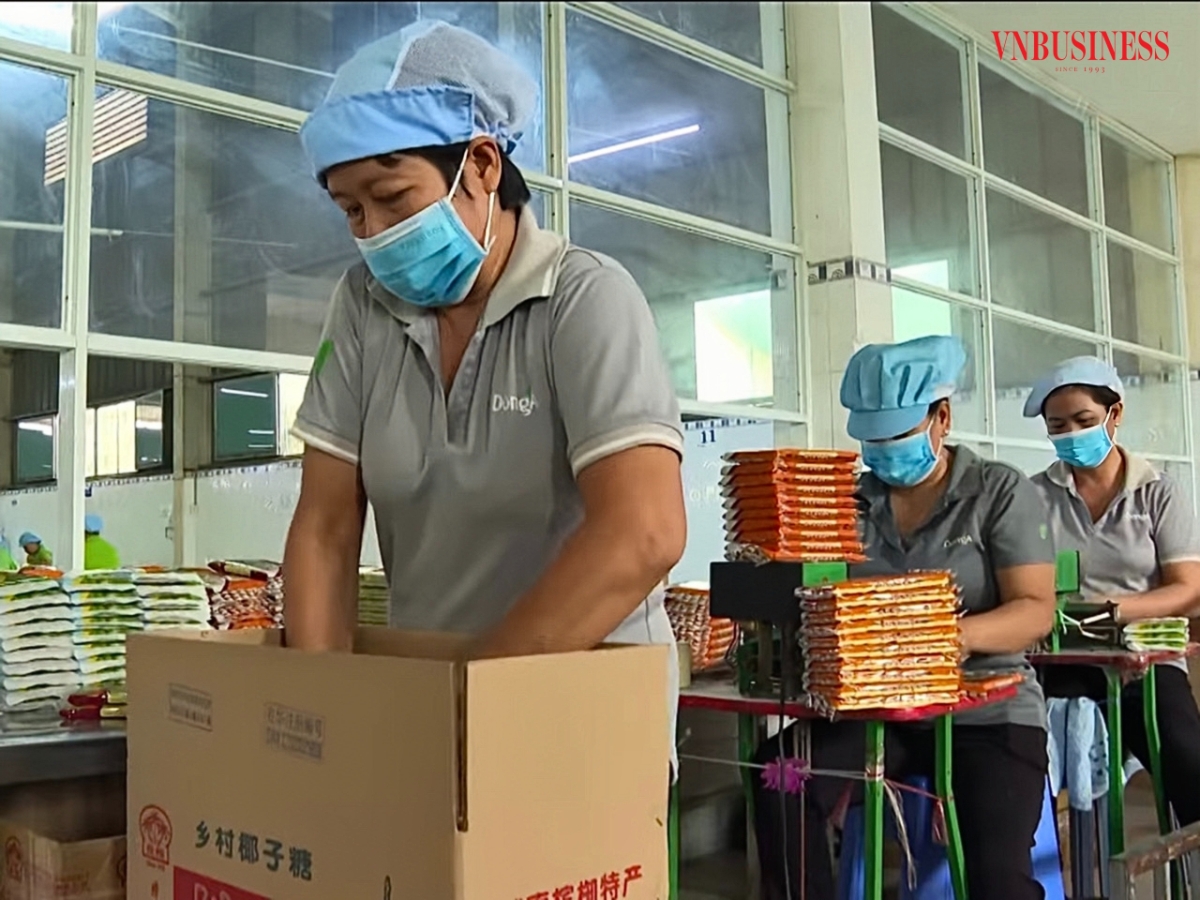 Kẹo dừa OCOP hoàn thiện bao bì, nhãn hiệu đã được đăng ký SHTT cho thị trường xuất khẩu Trung Quốc.