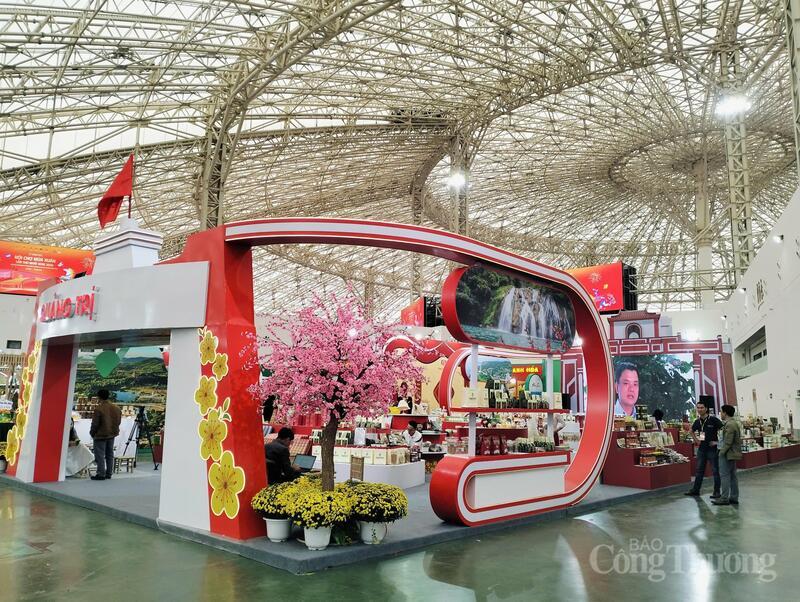 Hội chợ thương mại quy mô lớn đầu năm không chỉ mang lại doanh thu trước mắt mà còn tạo hiệu ứng truyền thông tích cực