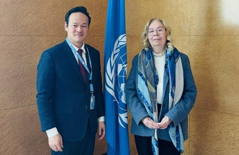 Đại sứ Mai Phan Dũng, Trưởng Phái đoàn thường trực Việt Nam tại Geneva, Thụy Sĩ và bà Tatiana Valovaya, Tổng Giám đốc Văn phòng Liên hợp quốc tại Geneve. (Ảnh do Đại sứ Mai Phan Dũng cung cấp)