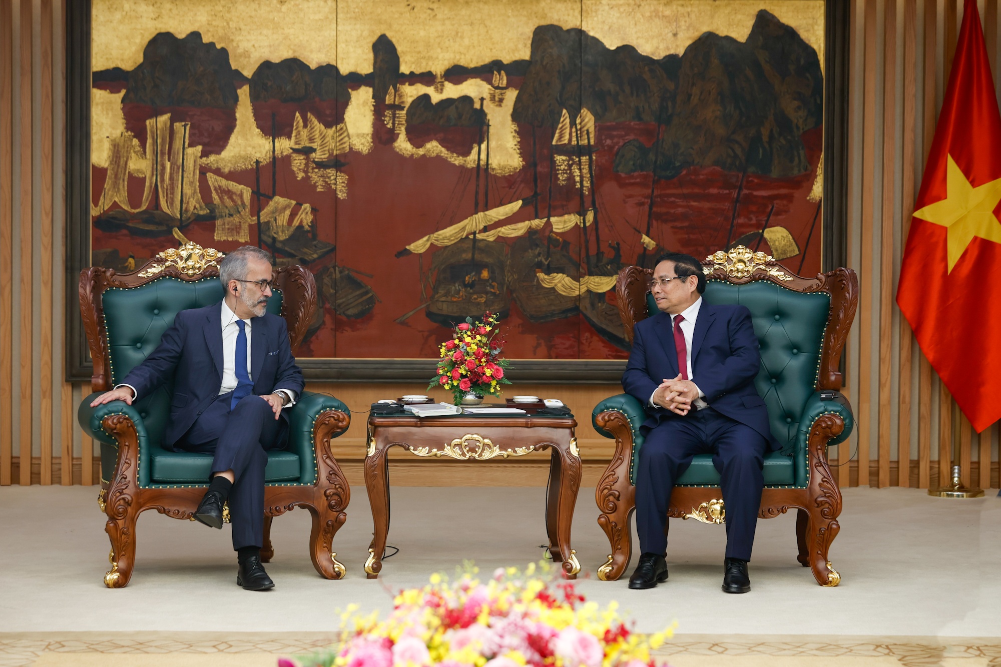 Thủ tướng nhấn mạnh tiềm năng to lớn trong phát triển kinh tế biển, đề nghị hai bên tăng cường hợp tác về hàng hải, cảng biển, đóng tàu, logistics… phù hợp với chiến lược phát triển biển của mỗi nước - Ảnh: VGP/Nhật Bắc