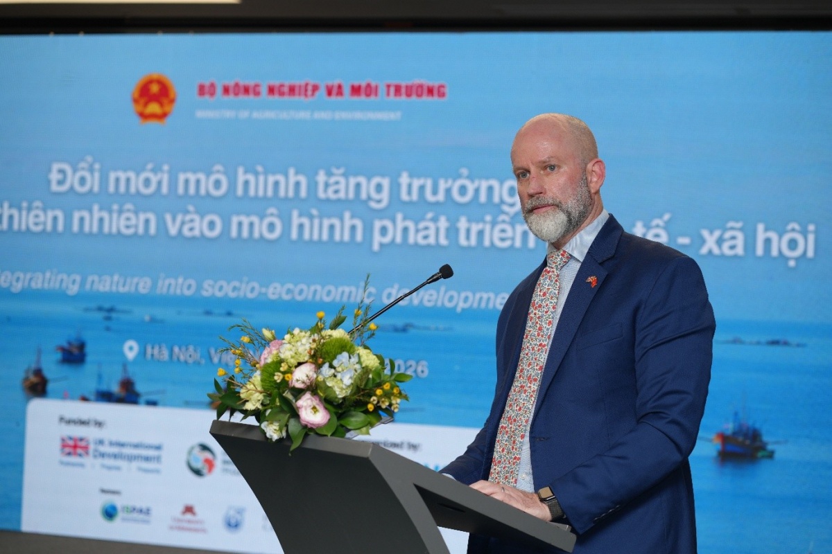 Ông Fergus McBean, Bí thư thứ nhất về khí hậu và thiên nhiên, Đại sứ quán Anh phát biểu mở đầu Hội thảo Ông Fergus McBean, Bí thư thứ nhất về khí hậu và thiên nhiên, Đại sứ quán Anh phát biểu mở đầu Hội thảo
