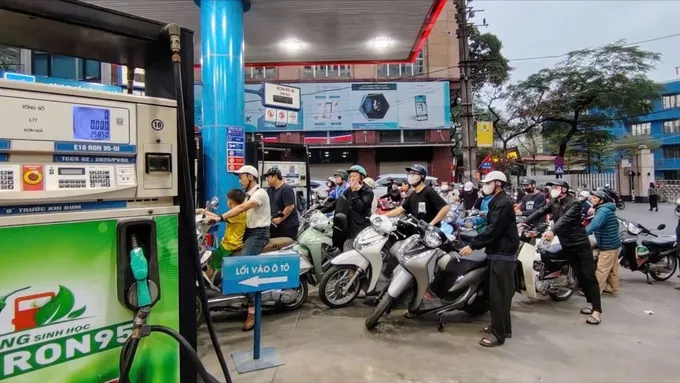 Ưu tiên xăng dầu cho dân sinh, lĩnh vực thiết yếu