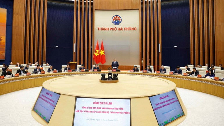 Tổng Bí thư Tô Lâm chủ trì cuộc làm việc với Ban Chấp hành Đảng bộ thành phố Hải Phòng. Ảnh: Thống Nhất/TTXVN vna-potal-tong-bi-thu-lam-viec-voi-ban-chap-hanh-dang-bo-thanh-pho-hai-phong-8644438-3841-9727.jpg
