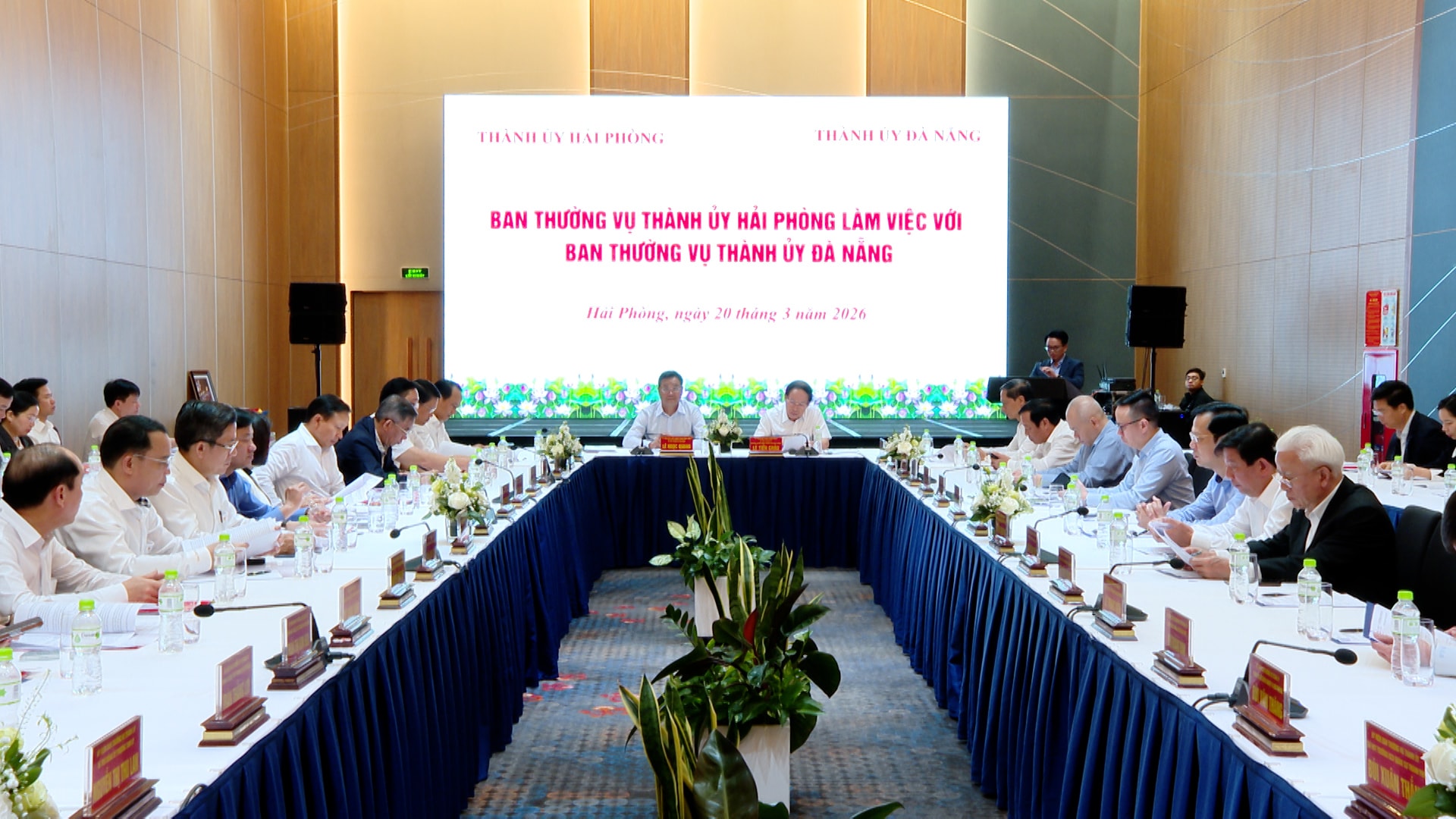 QUANG CANH BUOI LAM VIEC