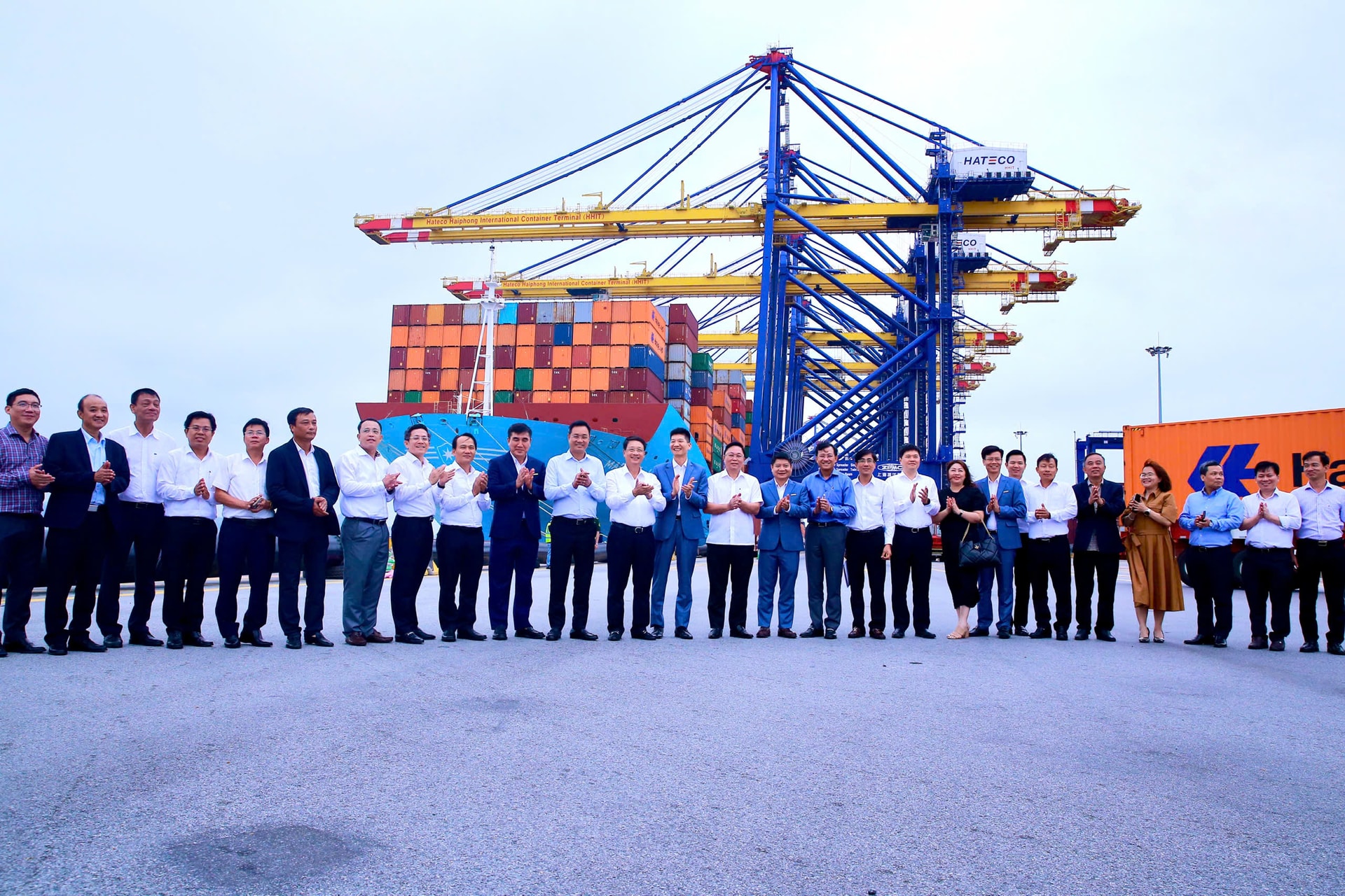 BI THU THANH UY THAM CANG