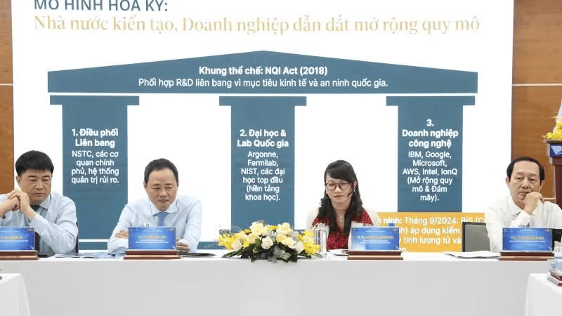 Các chuyên gia tại Hội thảo về công nghệ lượng tử.
