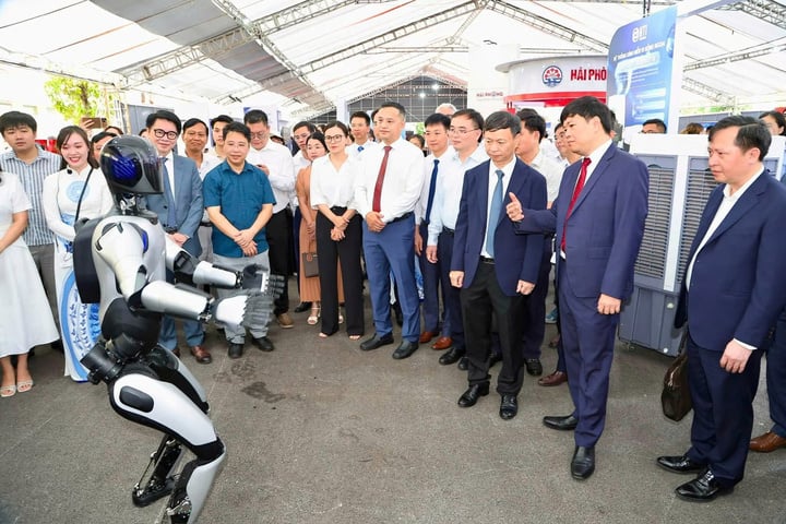 Nhiều công nghệ nổi bật như AI, Big Data, IoT, Blockchain, công nghệ bán dẫn và robot được giới thiệu tại Techfest Hải Phòng 2026. (Ảnh: Bộ KH&CN)