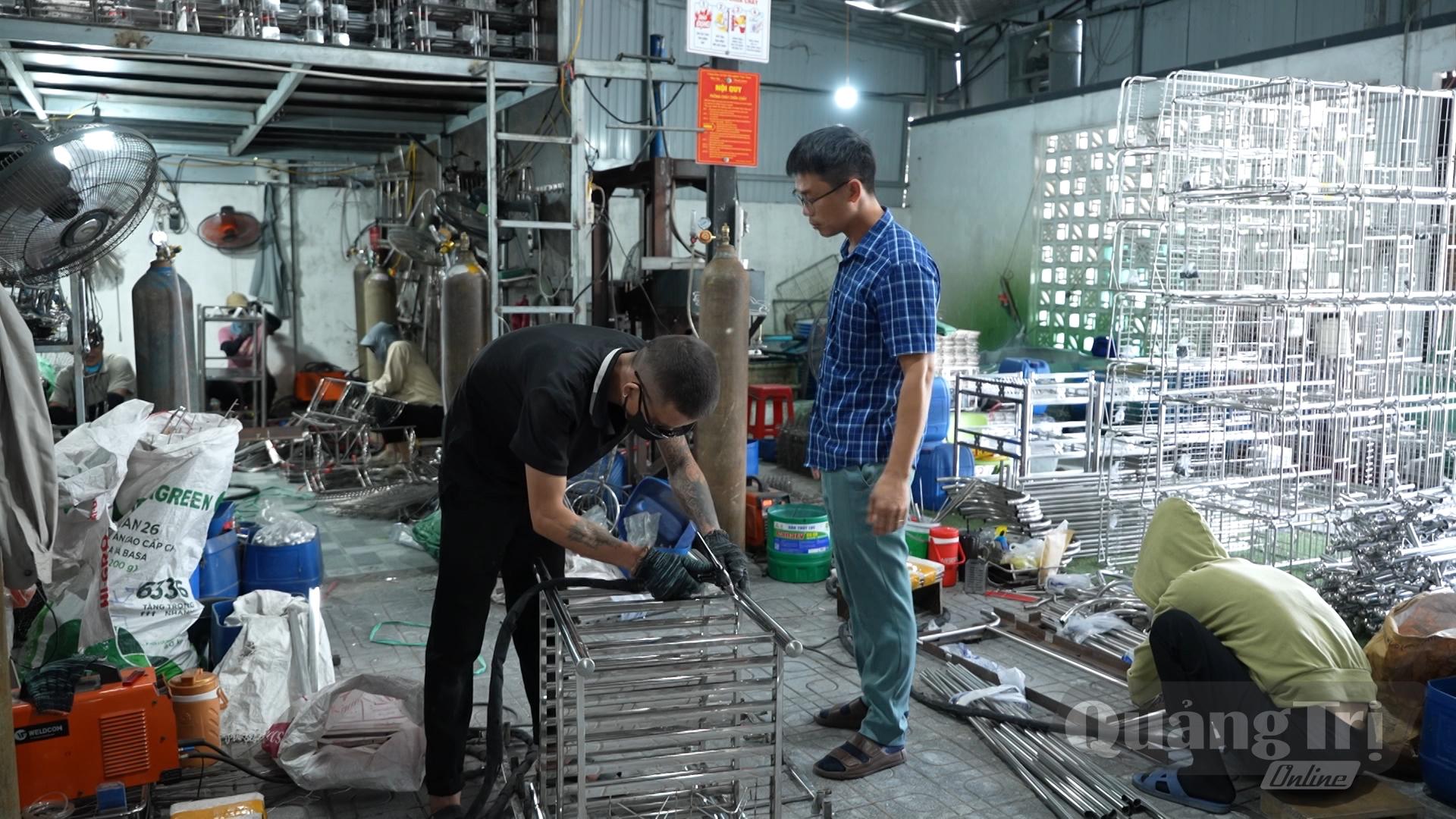 Công ty TNHH đầu tư và phát triển Hoàng Minh Hưng sản xuất trong khu dân cư