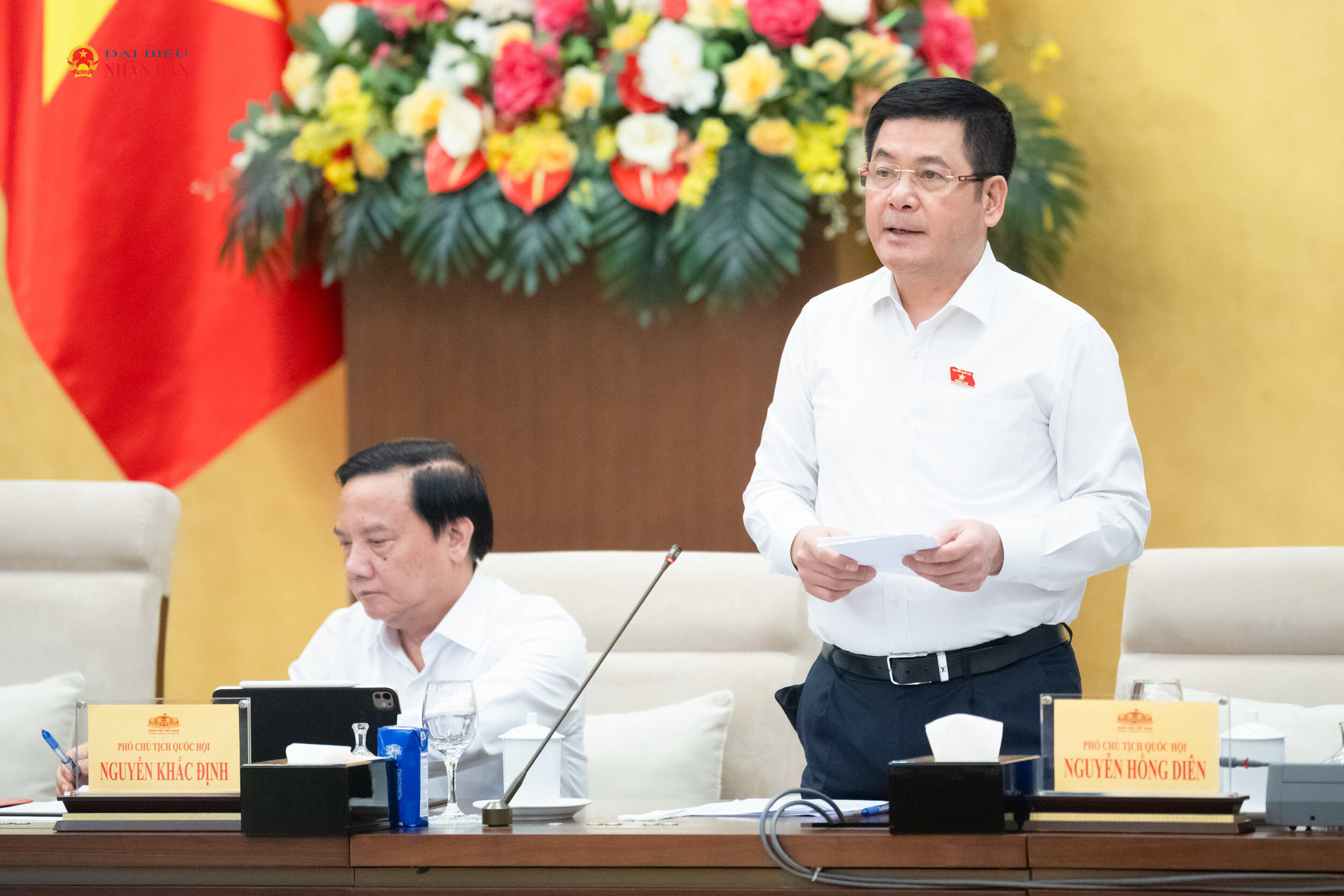 Phó Chủ tịch Quốc hội Nguyễn Hồng Diên điều hành nội dung phiên họp